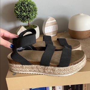 Wedged sandals size 9